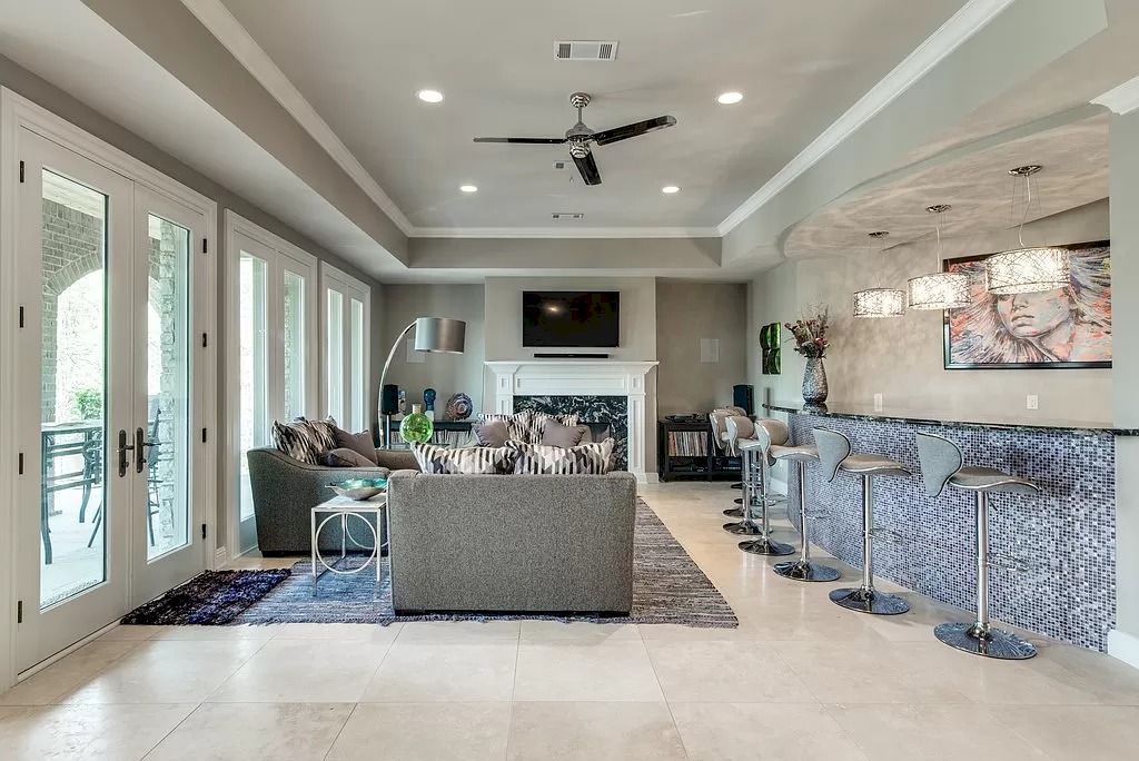 The Home in Tennessee is a luxurious home ideal for entertaining now available for sale. This home located at 1415 Richland Woods Ln, Brentwood, Tennessee; offering 05 bedrooms and 07 bathrooms with 8,980 square feet of living spaces. 