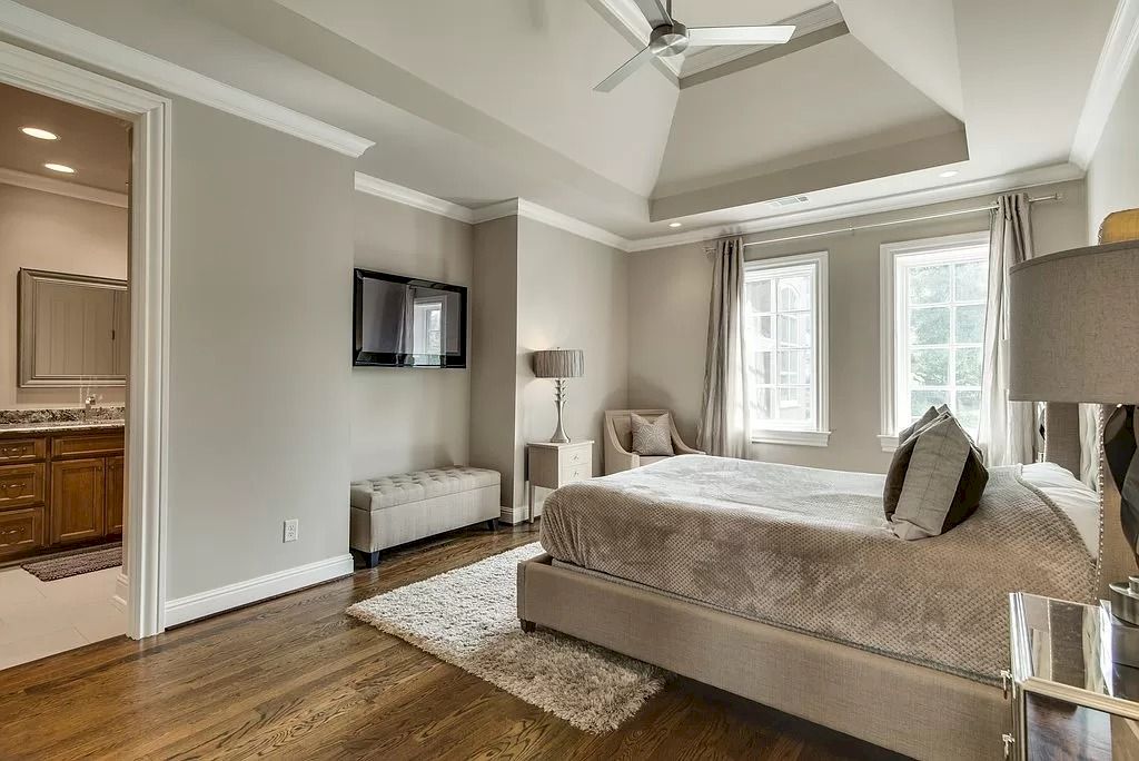 The Home in Tennessee is a luxurious home ideal for entertaining now available for sale. This home located at 1415 Richland Woods Ln, Brentwood, Tennessee; offering 05 bedrooms and 07 bathrooms with 8,980 square feet of living spaces. 