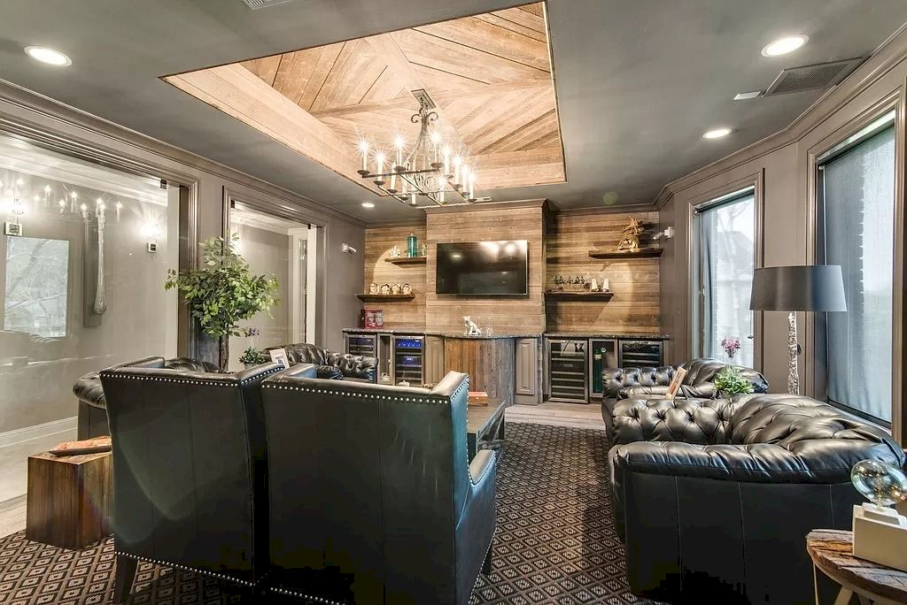 The Home in Tennessee is a luxurious home ideal for entertaining now available for sale. This home located at 1415 Richland Woods Ln, Brentwood, Tennessee; offering 05 bedrooms and 07 bathrooms with 8,980 square feet of living spaces. 