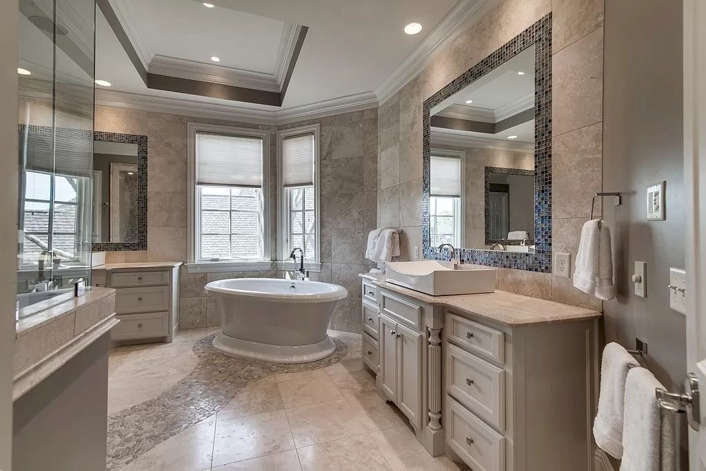 The Home in Tennessee is a luxurious home ideal for entertaining now available for sale. This home located at 1415 Richland Woods Ln, Brentwood, Tennessee; offering 05 bedrooms and 07 bathrooms with 8,980 square feet of living spaces. 