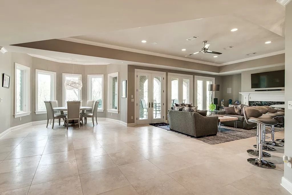 The Home in Tennessee is a luxurious home ideal for entertaining now available for sale. This home located at 1415 Richland Woods Ln, Brentwood, Tennessee; offering 05 bedrooms and 07 bathrooms with 8,980 square feet of living spaces. 