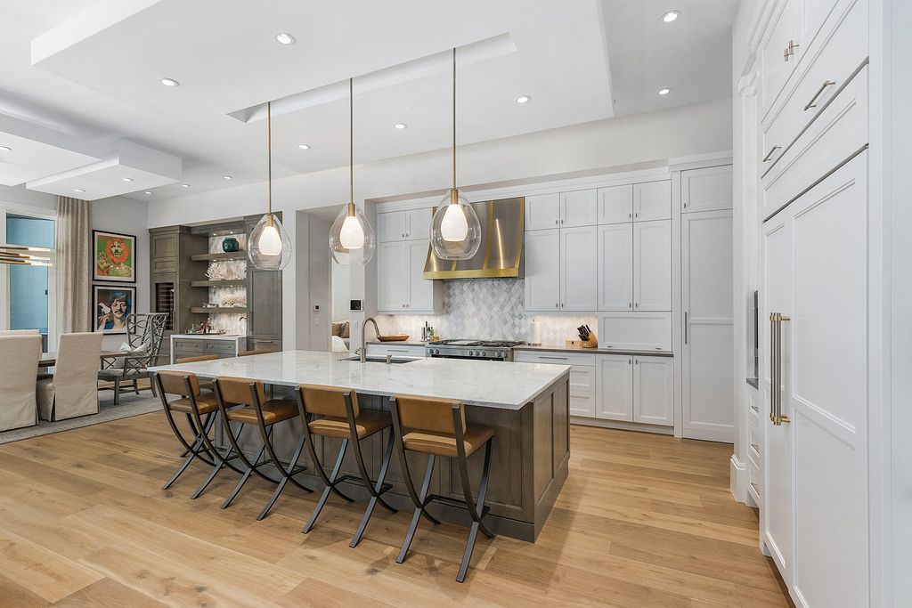 The Naples Home is a gem in Park Shore with top of the line features overlooking the spring-fed Devils Lake now available for sale. This home located at 4839 West Blvd, Naples, Florida