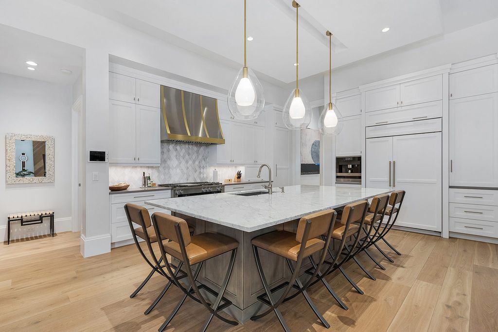 The Naples Home is a gem in Park Shore with top of the line features overlooking the spring-fed Devils Lake now available for sale. This home located at 4839 West Blvd, Naples, Florida