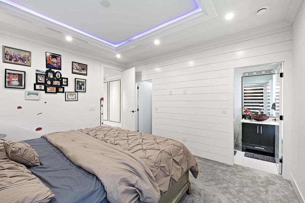 The House in Surrey has 3 storey with the massive media room and bar room add some extra space for entertaining your guests, now available for sale