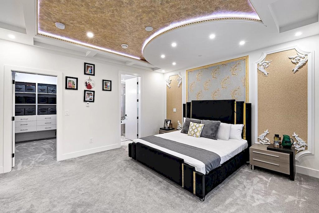 The House in Surrey has 3 storey with the massive media room and bar room add some extra space for entertaining your guests, now available for sale