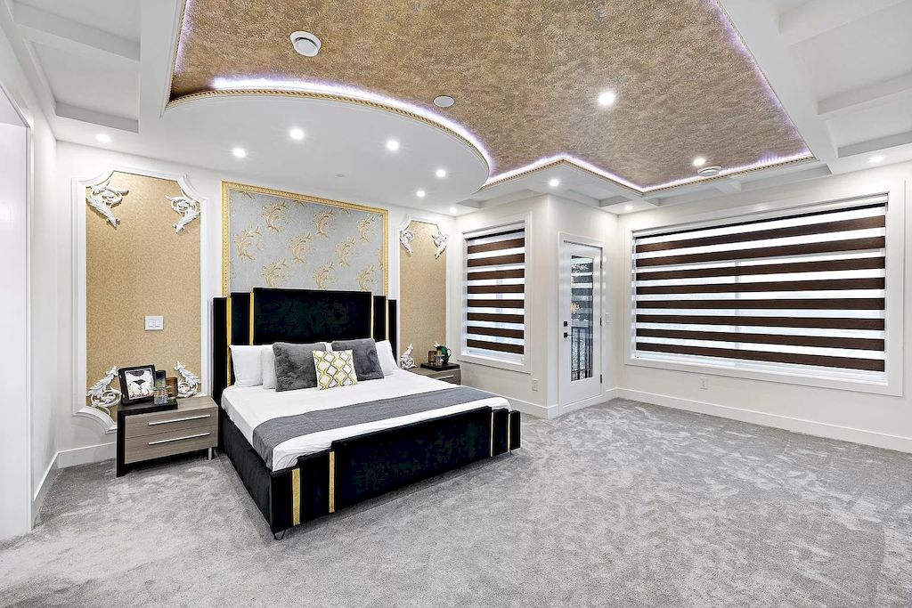 The House in Surrey has 3 storey with the massive media room and bar room add some extra space for entertaining your guests, now available for sale