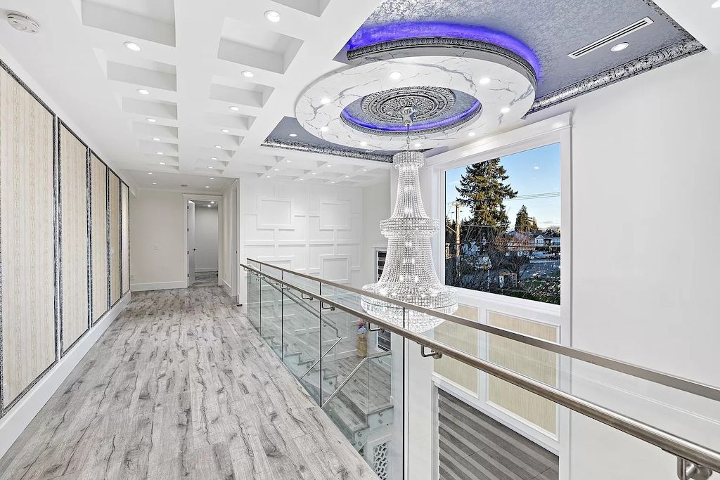 The House in Surrey has 3 storey with the massive media room and bar room add some extra space for entertaining your guests, now available for sale