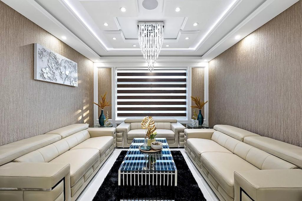 The House in Surrey has 3 storey with the massive media room and bar room add some extra space for entertaining your guests, now available for sale