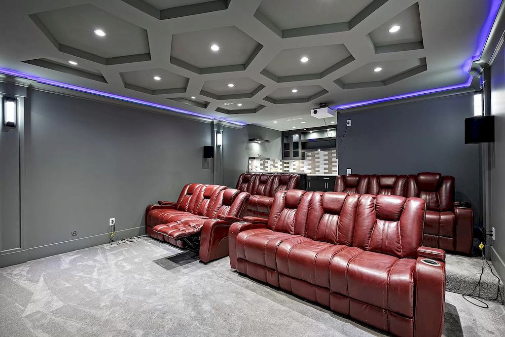 The House in Surrey has 3 storey with the massive media room and bar room add some extra space for entertaining your guests, now available for sale