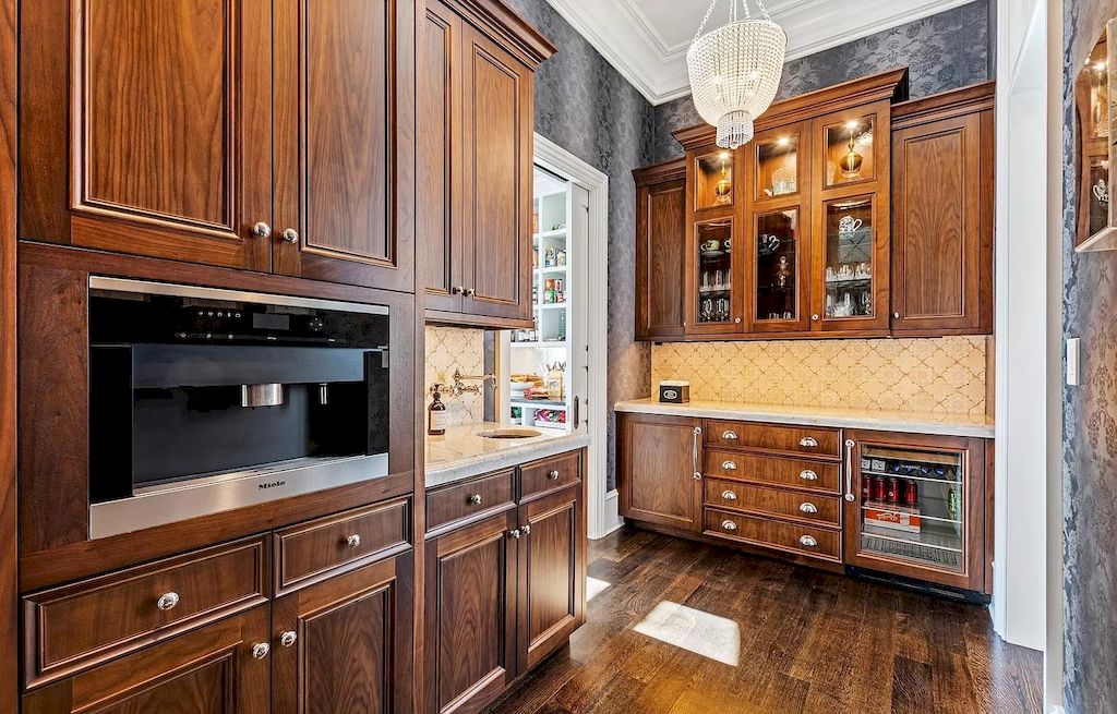 The Home in North Carolina is a luxurious home with classic design and impeccable detailing now available for sale. This home located at 2029 Giovanni Ct, Cary, North Carolina; offering 06 bedrooms and 09 bathrooms with 12,846 square feet of living spaces. 