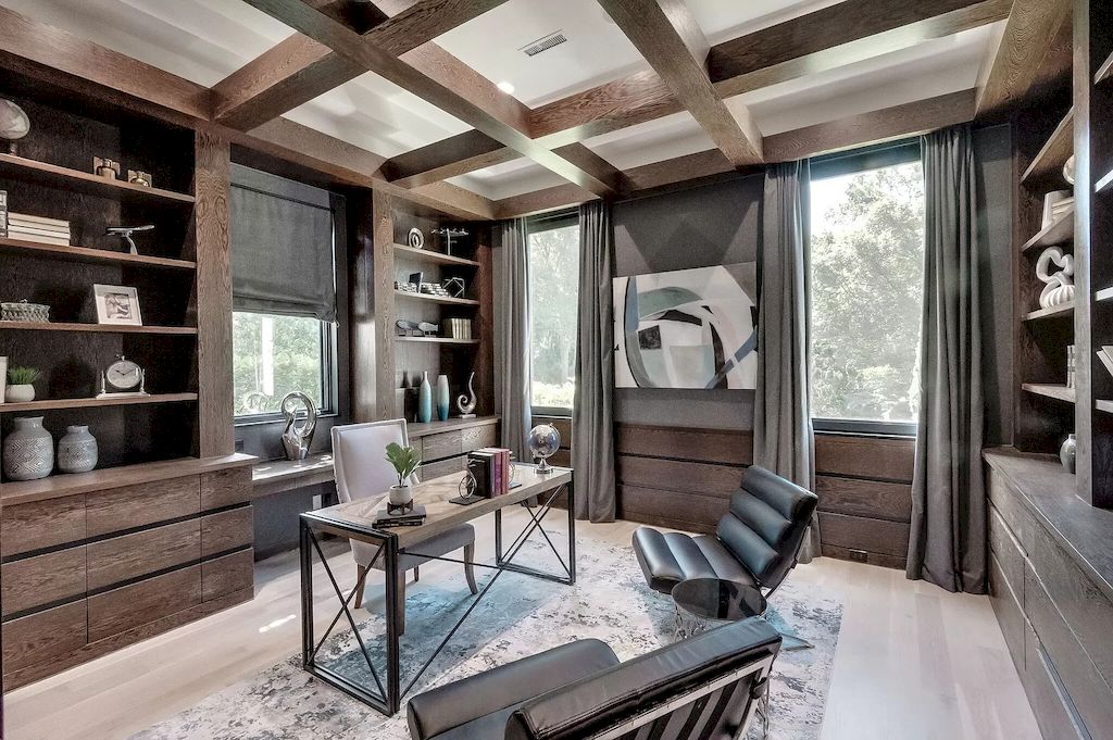 The Home in Tennessee is a luxurious home featuring gorgeous amenities now available for sale. This home located at 7 Colonel Winstead Dr, Brentwood, Tennessee; offering 04 bedrooms and 07 bathrooms with 9,149 square feet of living spaces.
