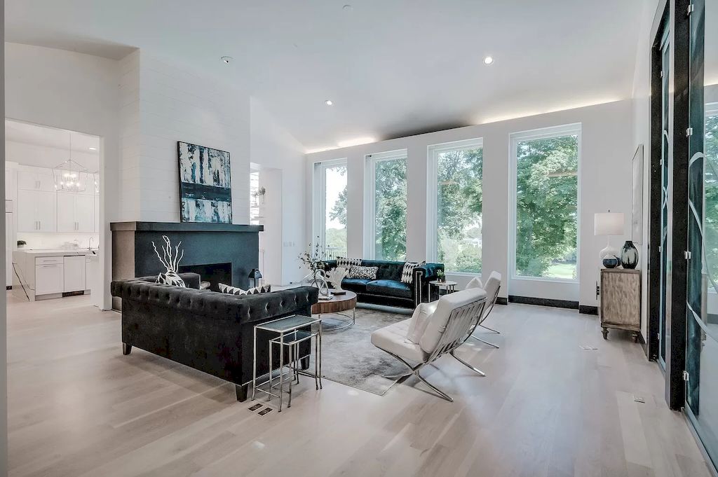 The Home in Tennessee is a luxurious home featuring gorgeous amenities now available for sale. This home located at 7 Colonel Winstead Dr, Brentwood, Tennessee; offering 04 bedrooms and 07 bathrooms with 9,149 square feet of living spaces.