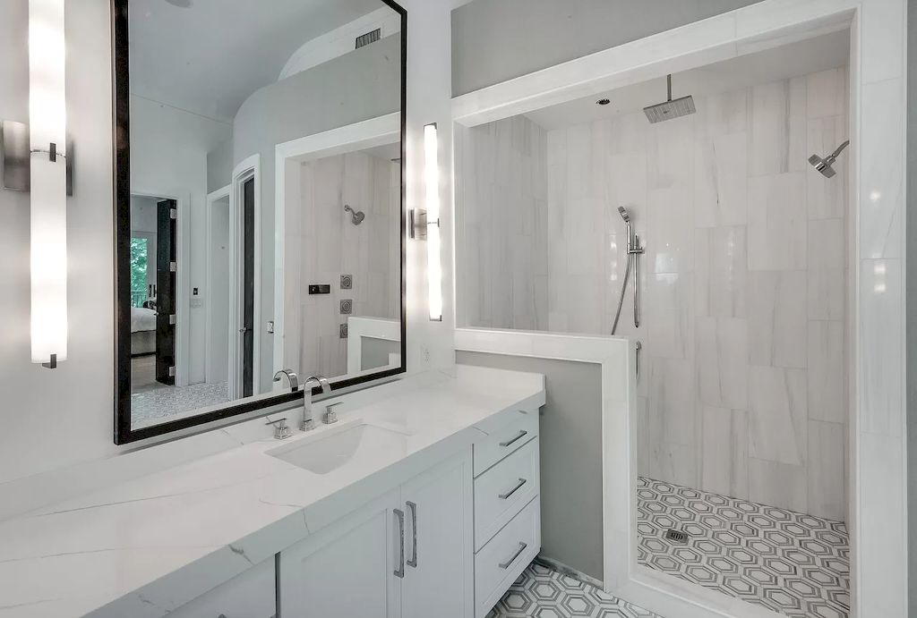 The Home in Tennessee is a luxurious home featuring gorgeous amenities now available for sale. This home located at 7 Colonel Winstead Dr, Brentwood, Tennessee; offering 04 bedrooms and 07 bathrooms with 9,149 square feet of living spaces.