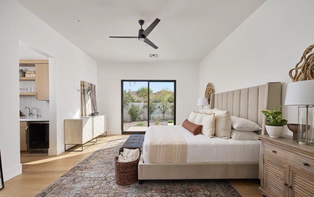Single level modern Residence in Arizona asks for $12,500,000 designed by Norton Luxury Homes