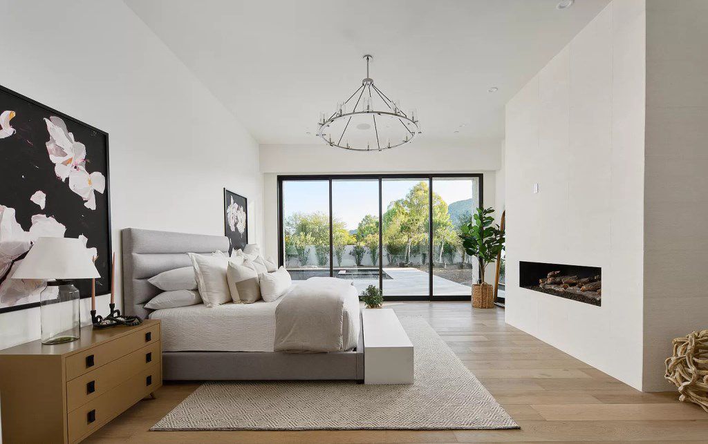 Single level modern Residence in Arizona asks for $12,500,000 designed by Norton Luxury Homes