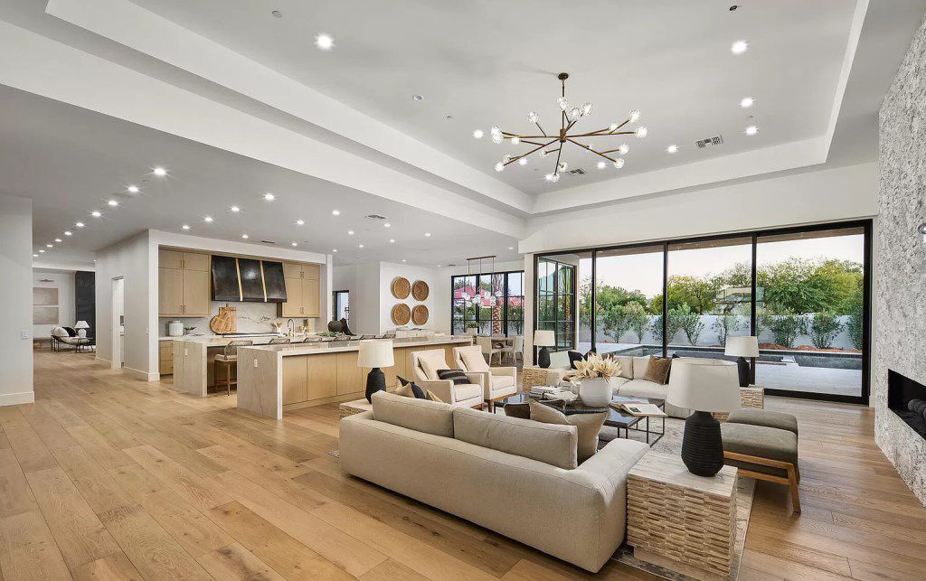 Single level modern Residence in Arizona asks for $12,500,000 designed by Norton Luxury Homes