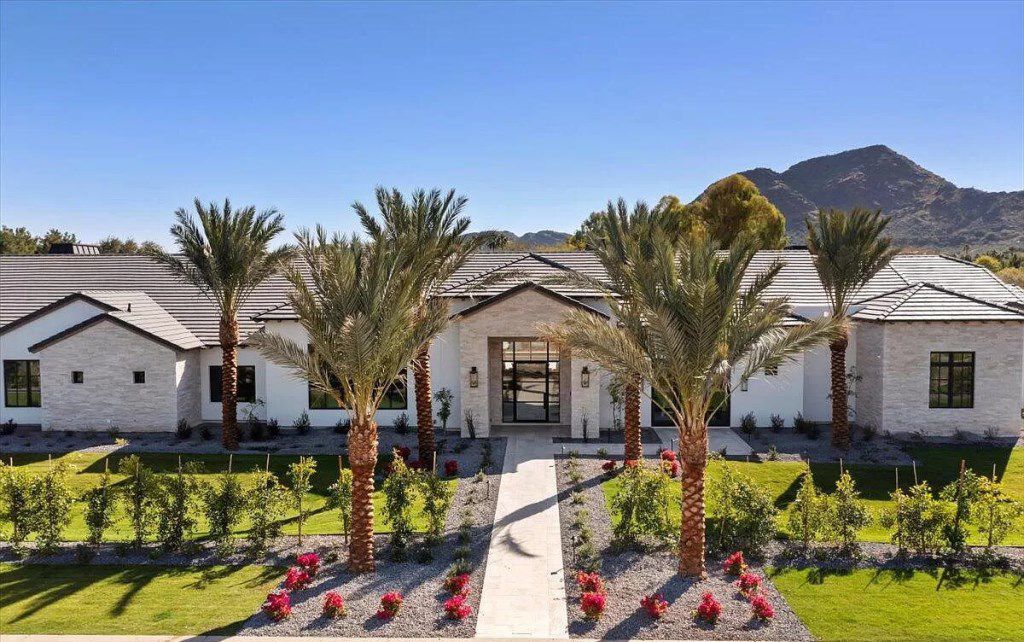 Single level modern Residence in Arizona asks for $12,500,000 designed by Norton Luxury Homes
