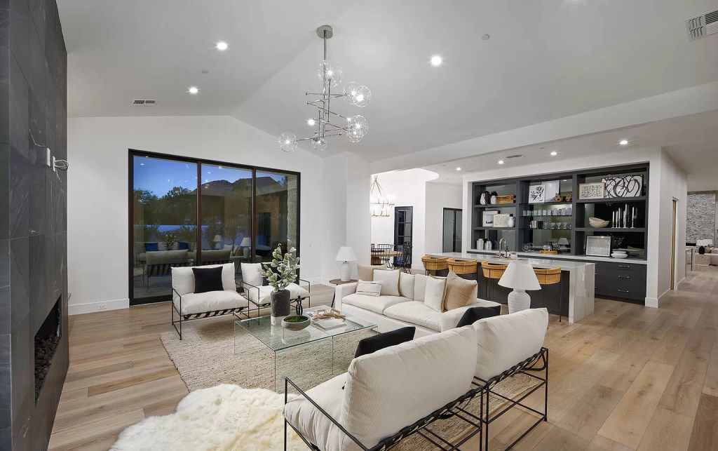 Single level modern Residence in Arizona asks for $12,500,000 designed by Norton Luxury Homes