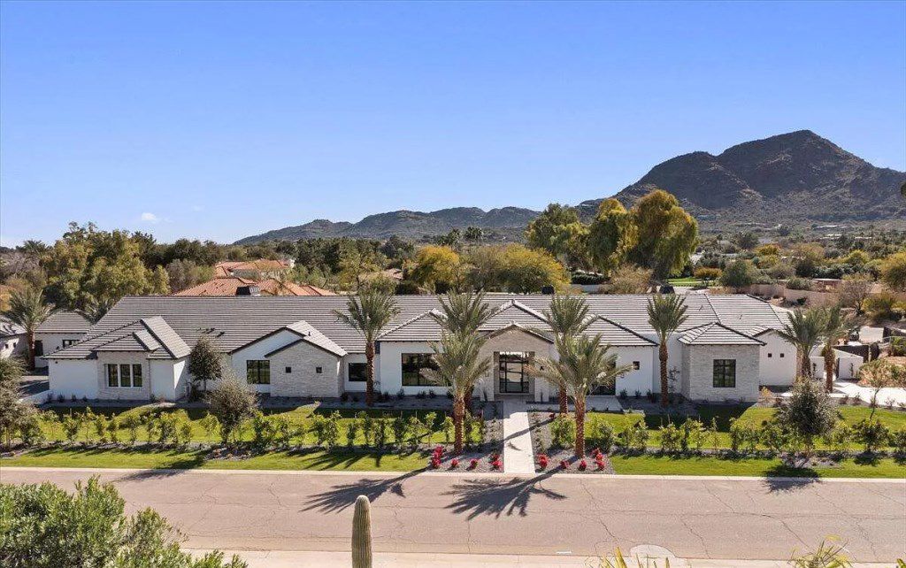 Single level modern Residence in Arizona asks for $12,500,000 designed by Norton Luxury Homes