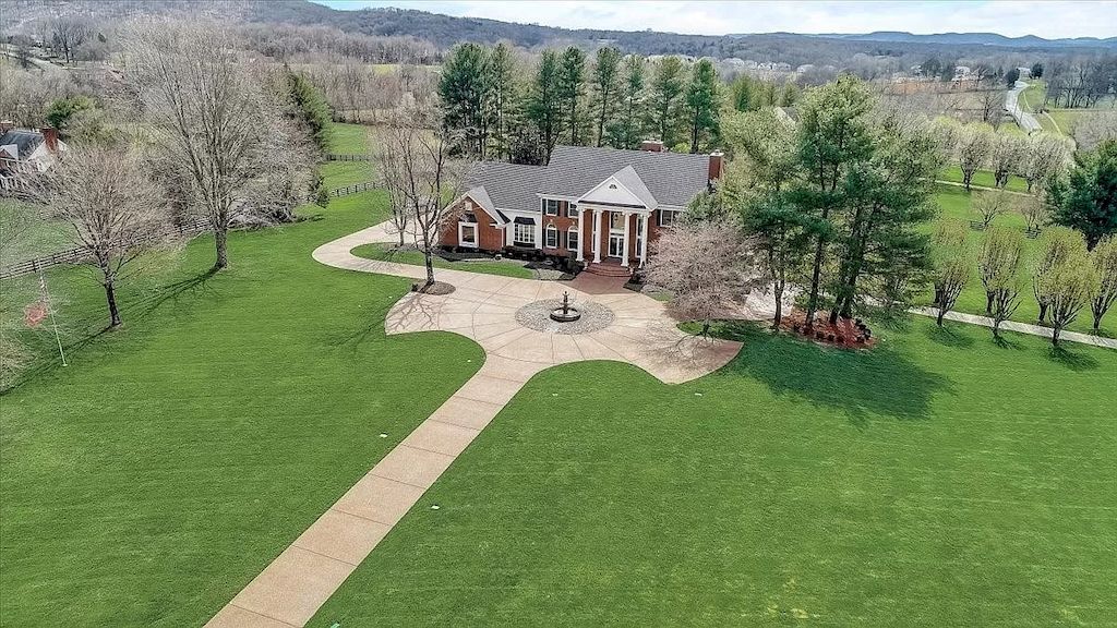 The Home in Tennessee is a luxurious home fully fenced on a manicured lot now available for sale. This home located at 9501 Clovercroft Rd, Franklin, Tennessee; offering 04 bedrooms and 05 bathrooms with 4,250 square feet of living spaces.