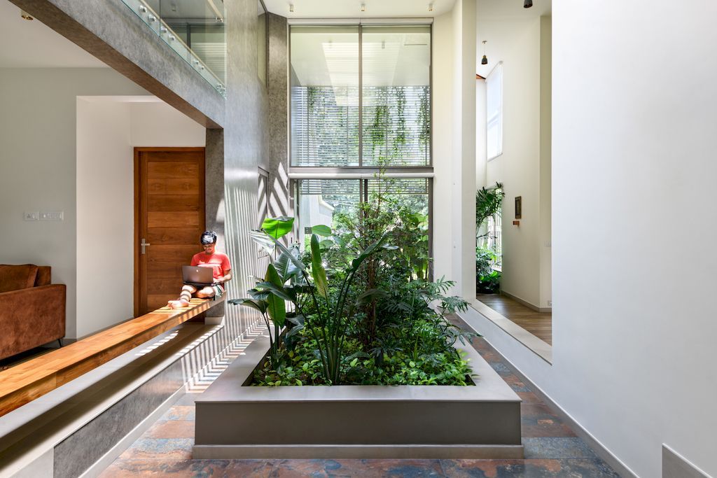 Anvar Residence with Beautiful Landscape in India by Silpi Architects 4