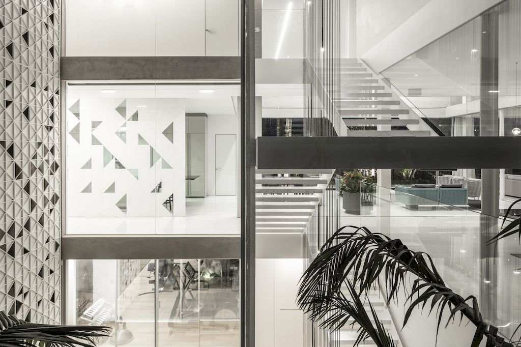 D3 House with Triangular Openings of Aluminium Facade by Pitsou Kedem 16