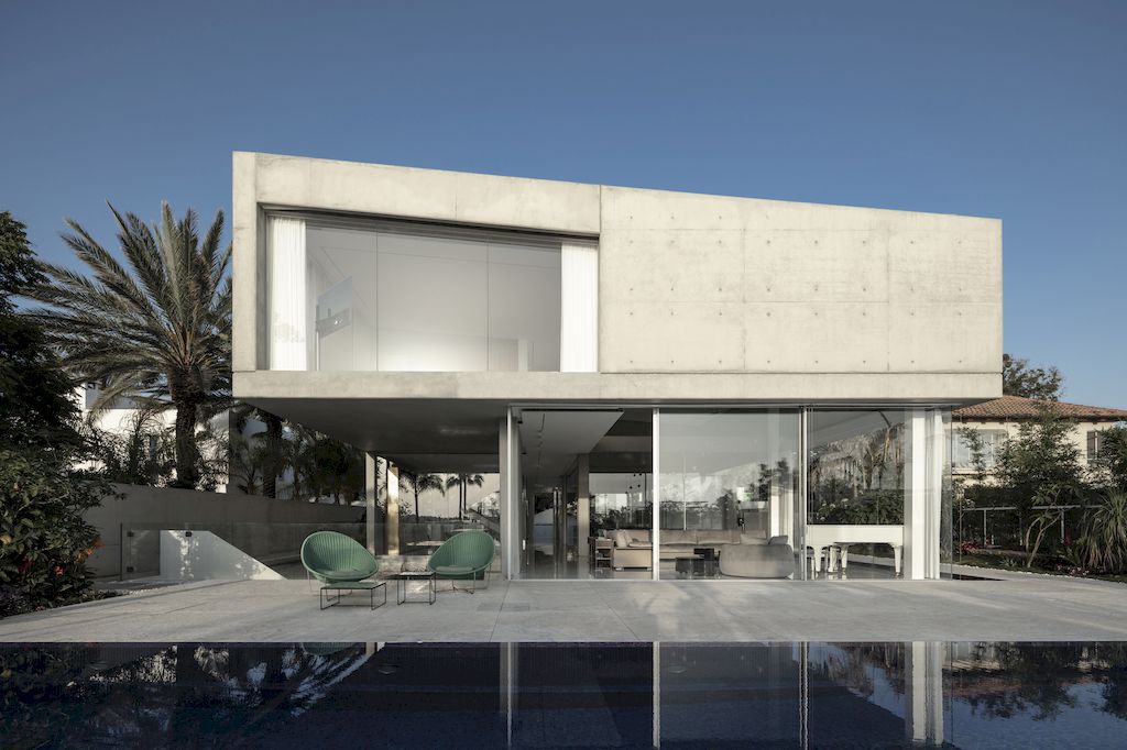 D3 House with Triangular Openings of Aluminium Facade by Pitsou Kedem 23