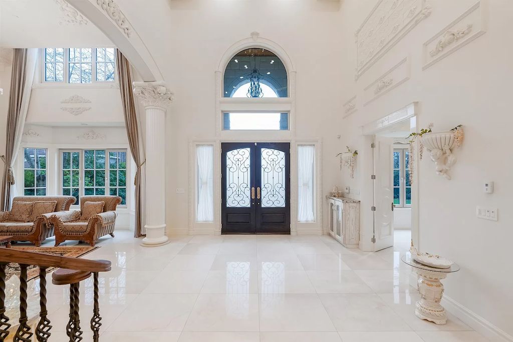 The Residence in Richmond is an exceptional grand-scale luxury residence with beautiful landscape, now available for sale. This home located at 4311 Tucker Ave, Richmond, BC V7C 1L9, Canada