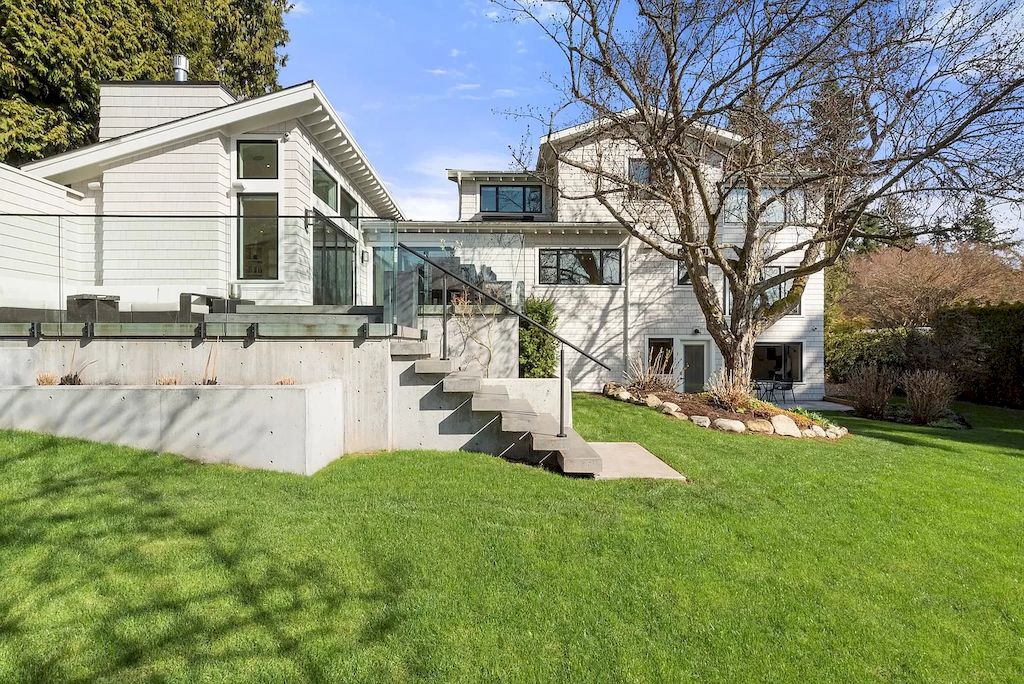 The Property in Vancouver is a spectacular luxury home has the convenience of today’s most up-to-date technology, now available for sale. This home located at 6145 Collingwood St, Vancouver, BC V6N 1T5, Canada