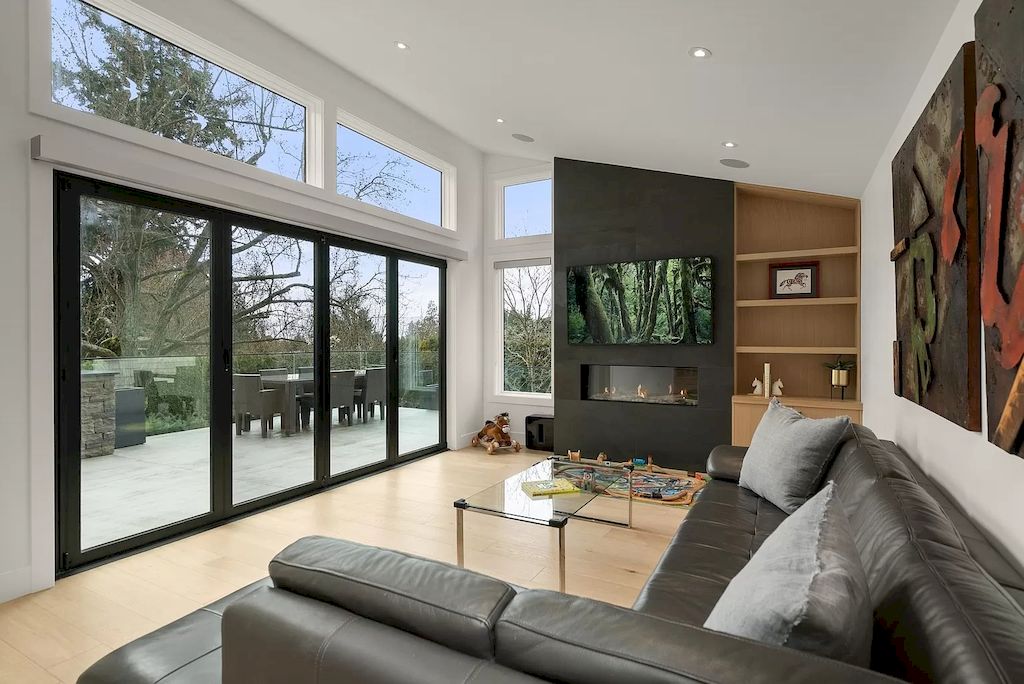 The Property in Vancouver is a spectacular luxury home has the convenience of today’s most up-to-date technology, now available for sale. This home located at 6145 Collingwood St, Vancouver, BC V6N 1T5, Canada