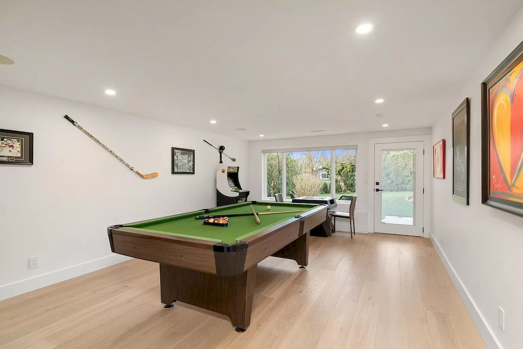 The Property in Vancouver is a spectacular luxury home has the convenience of today’s most up-to-date technology, now available for sale. This home located at 6145 Collingwood St, Vancouver, BC V6N 1T5, Canada