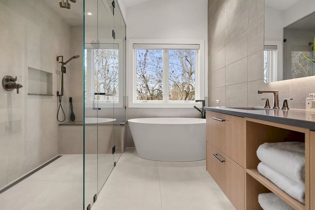 The Property in Vancouver is a spectacular luxury home has the convenience of today’s most up-to-date technology, now available for sale. This home located at 6145 Collingwood St, Vancouver, BC V6N 1T5, Canada
