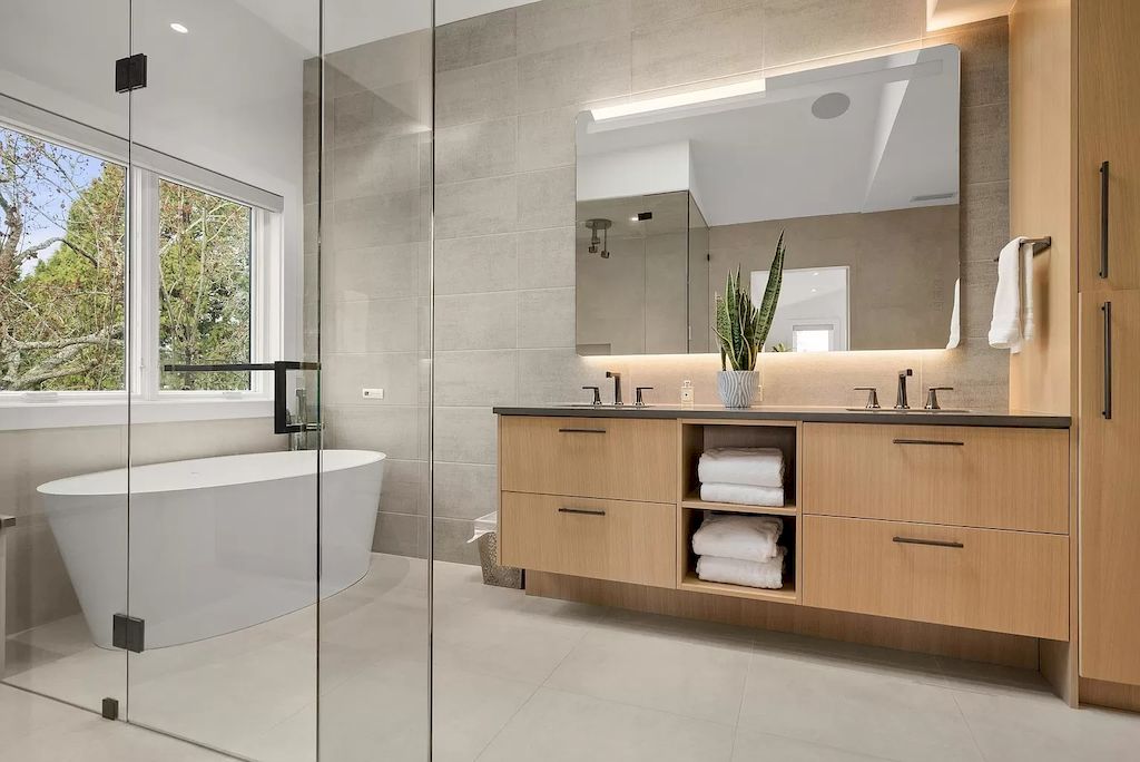The Property in Vancouver is a spectacular luxury home has the convenience of today’s most up-to-date technology, now available for sale. This home located at 6145 Collingwood St, Vancouver, BC V6N 1T5, Canada
