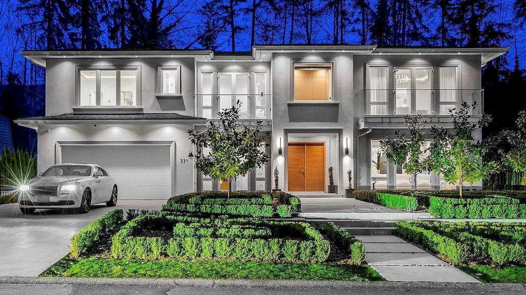 The Residence in West Vancouver is a luxurious home with exquisite design and master craftsmanship, now available for sale. This home located at 531 Newcroft Pl, West Vancouver, BC V7T 1W9, Canada