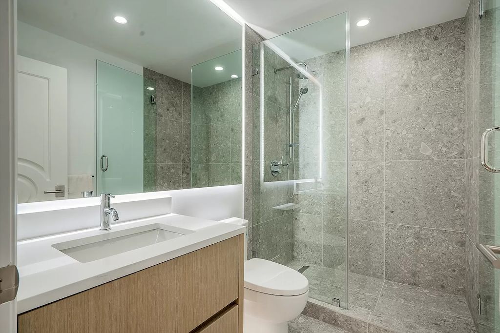 The Residence in West Vancouver is a luxurious home with exquisite design and master craftsmanship, now available for sale. This home located at 531 Newcroft Pl, West Vancouver, BC V7T 1W9, Canada