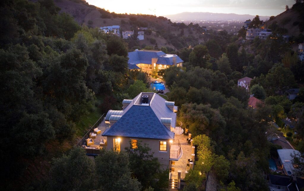 The Home in Studio City is one of a kind compound designed with the highest level of form and function in mind now available for sale. This home located at 3911 Oeste Ave, Studio City, California