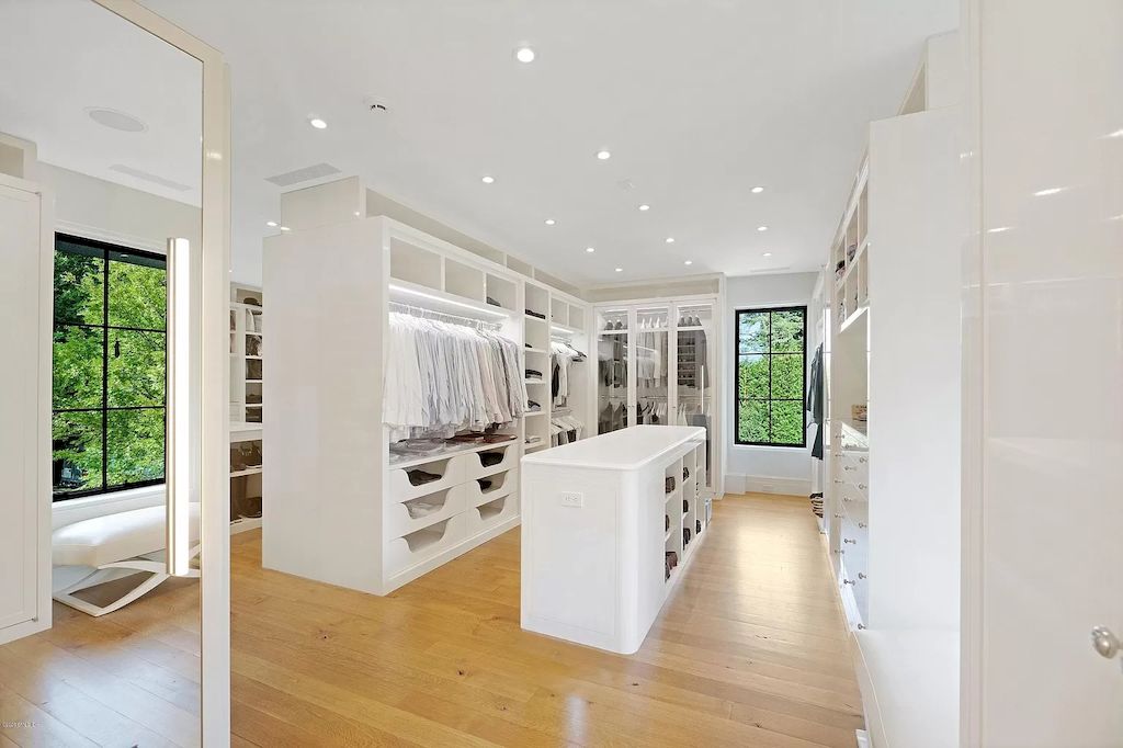 The Home in Connecticut is a luxurious home which is harmoniously combines modern and tradition aesthetics while using the finest materials and workmanship now available for sale. This home located at 15 Dairy Rd, Greenwich, Connecticut; offering 07 bedrooms and 13 bathrooms with 16,359 square feet of living spaces.
