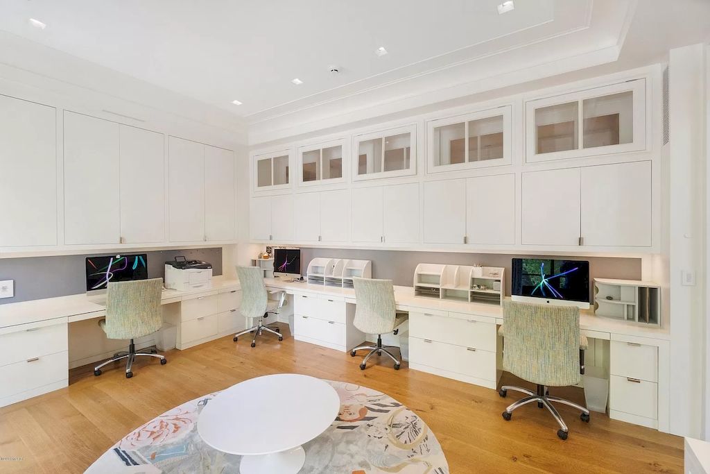 The Home in Connecticut is a luxurious home which is harmoniously combines modern and tradition aesthetics while using the finest materials and workmanship now available for sale. This home located at 15 Dairy Rd, Greenwich, Connecticut; offering 07 bedrooms and 13 bathrooms with 16,359 square feet of living spaces.