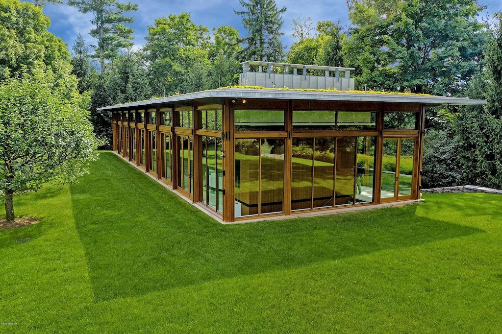The Home in Connecticut is a luxurious home which is harmoniously combines modern and tradition aesthetics while using the finest materials and workmanship now available for sale. This home located at 15 Dairy Rd, Greenwich, Connecticut; offering 07 bedrooms and 13 bathrooms with 16,359 square feet of living spaces.