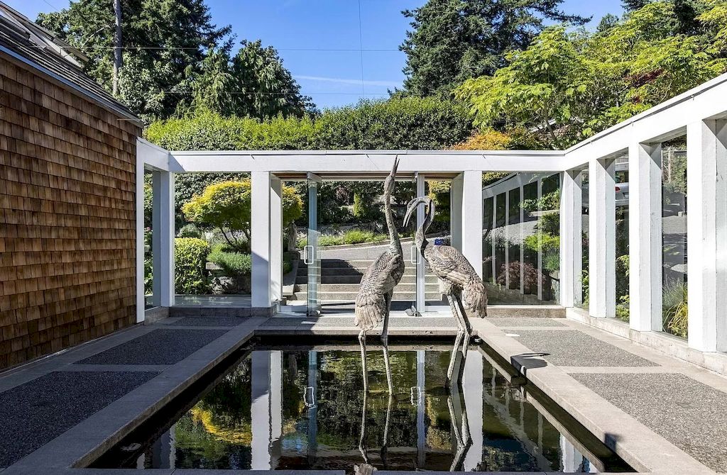 The Home in Saanich is an oceanfront oasis with abundant use of granite & quality construction, now available for sale. This home located at 4035 Locarno Ln, Saanich, BC V8N 3Z9, Canada