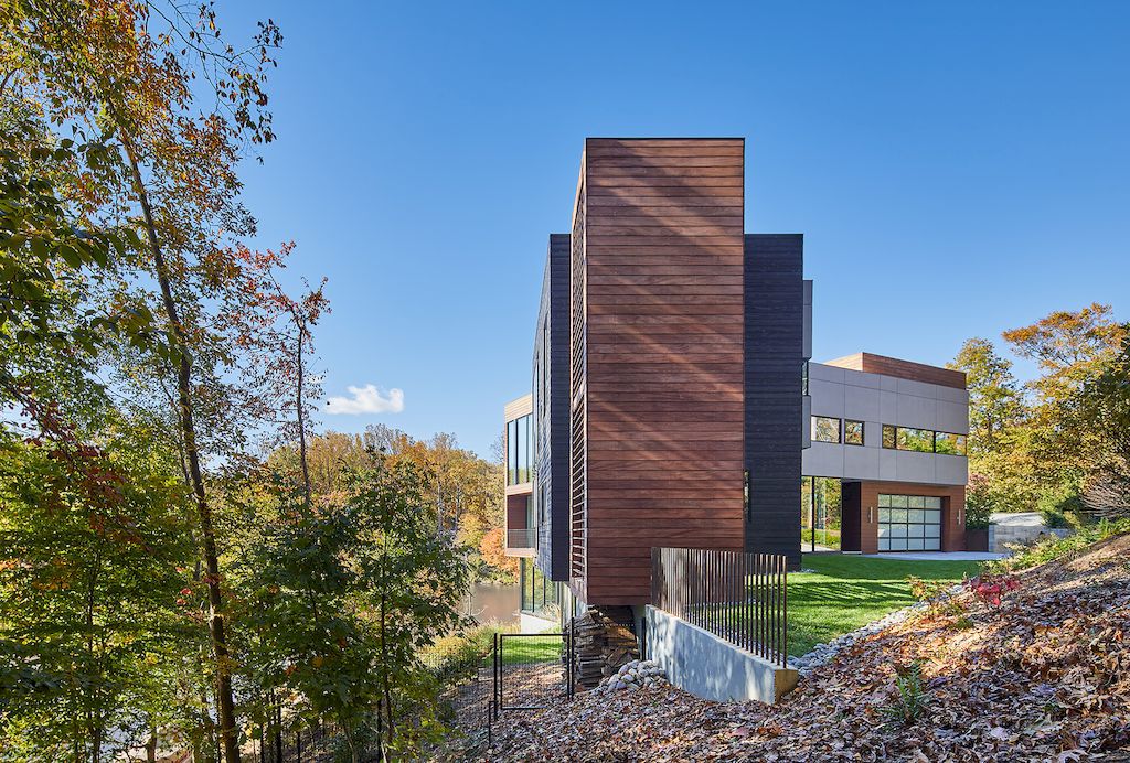 G+G House highlights the beautiful landscape by Robert Gurney Architect