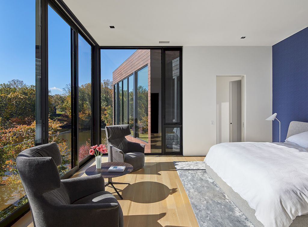 G+G House highlights the beautiful landscape by Robert Gurney Architect