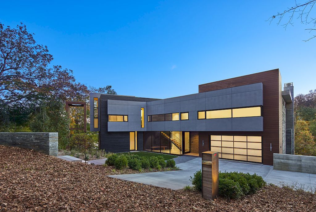 G+G House highlights the beautiful landscape by Robert Gurney Architect