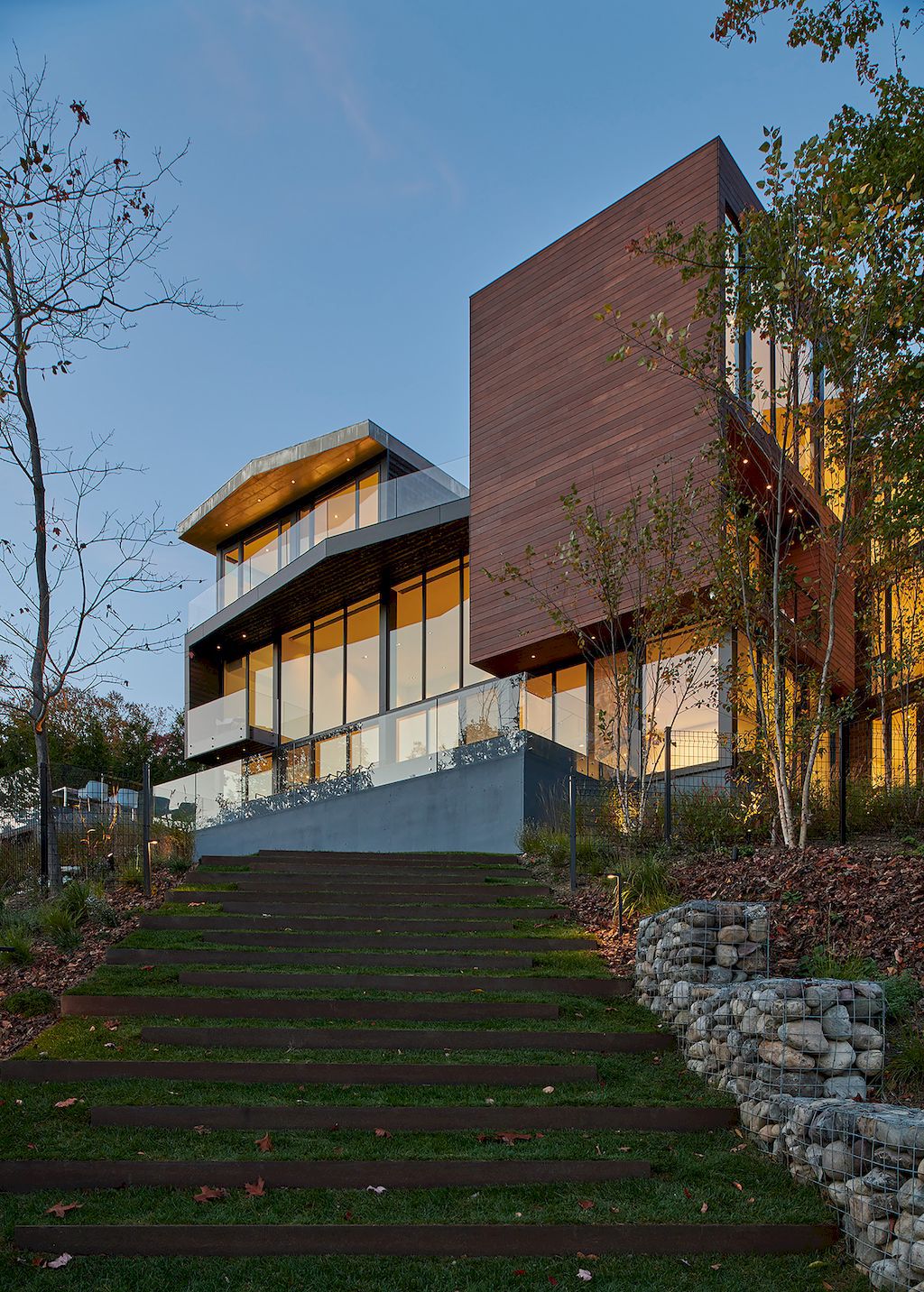 GG House highlights the beautiful landscape by Robert Gurney Architect 3