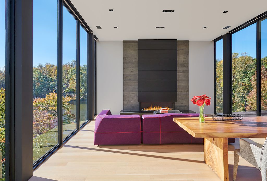 G+G House highlights the beautiful landscape by Robert Gurney Architect
