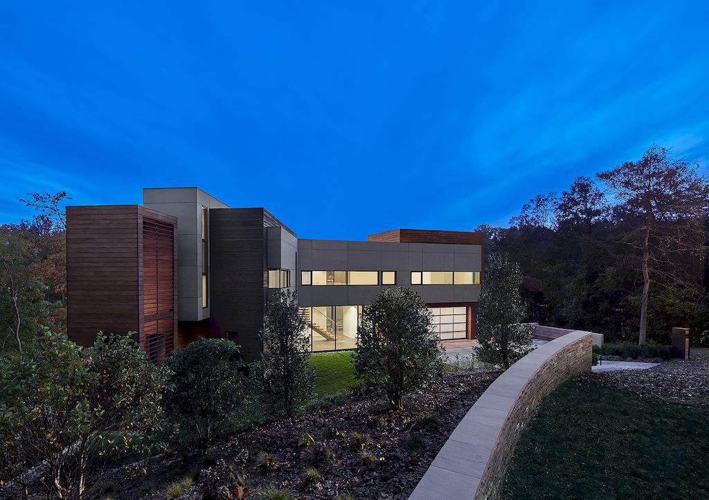 G+G House highlights the beautiful landscape by Robert Gurney Architect