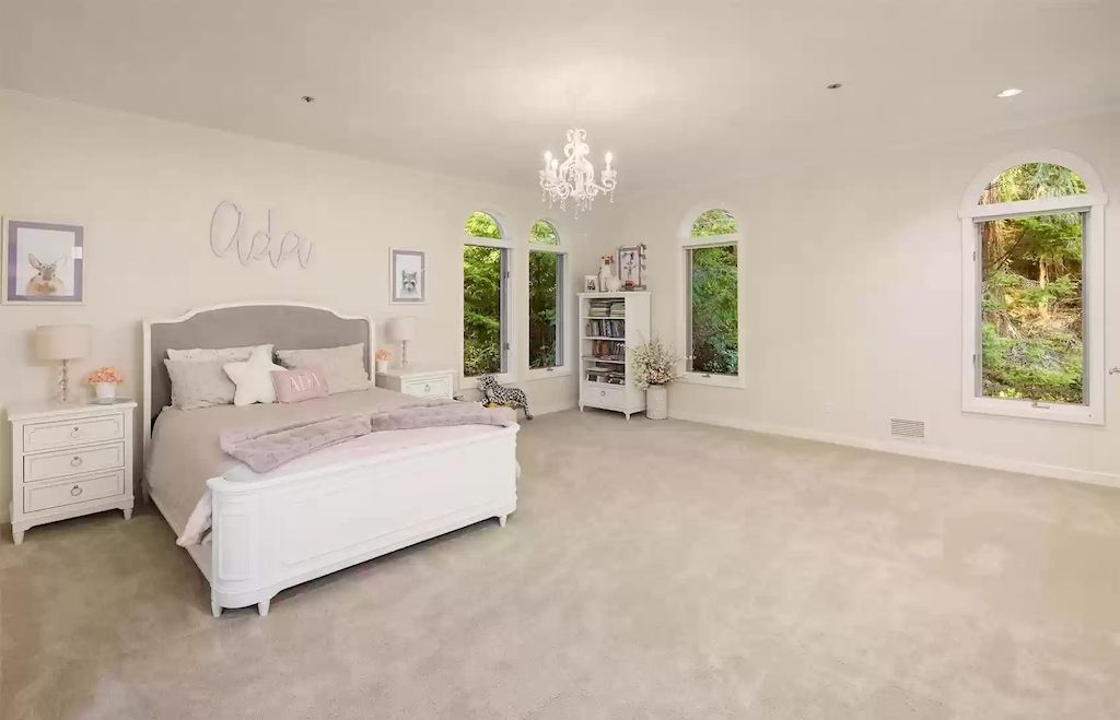 The Estate in Washington is a luxurious home offering impeccable indoor-outdoor flow and unparalleled privacy now available for sale. This home located at 190 NW Madrona Lane, Shoreline, Washington; offering 05 bedrooms and 07 bathrooms with 8,023 square feet of living spaces. 