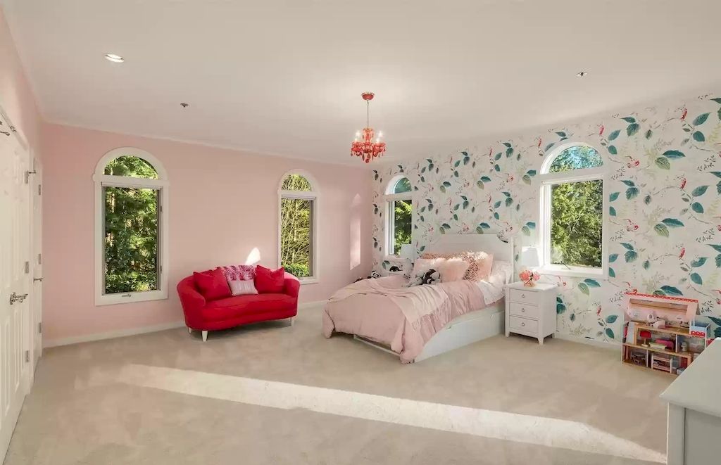 The Estate in Washington is a luxurious home offering impeccable indoor-outdoor flow and unparalleled privacy now available for sale. This home located at 190 NW Madrona Lane, Shoreline, Washington; offering 05 bedrooms and 07 bathrooms with 8,023 square feet of living spaces. 