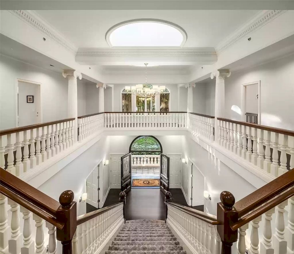 The Estate in Washington is a luxurious home offering impeccable indoor-outdoor flow and unparalleled privacy now available for sale. This home located at 190 NW Madrona Lane, Shoreline, Washington; offering 05 bedrooms and 07 bathrooms with 8,023 square feet of living spaces. 