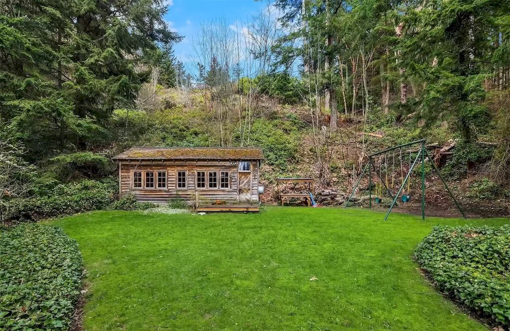 The Estate in Washington is a luxurious home offering impeccable indoor-outdoor flow and unparalleled privacy now available for sale. This home located at 190 NW Madrona Lane, Shoreline, Washington; offering 05 bedrooms and 07 bathrooms with 8,023 square feet of living spaces. 